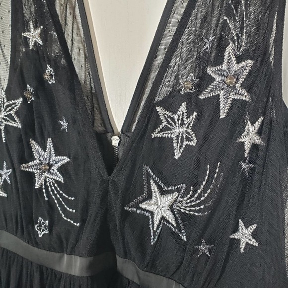 NEW Express Star Embroidered Plunge Tank Blouse‎ 8 Black Silver Mesh NWT - Picture 8 of 13